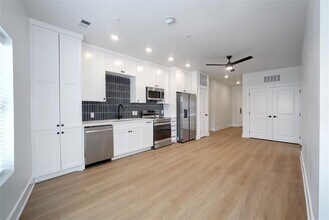 3000 Duval St-Unit -307 in Austin, TX - Building Photo - Building Photo