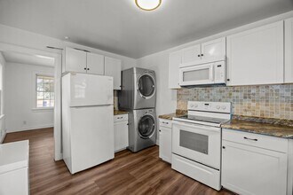 525 Virginian Dr in Norfolk, VA - Building Photo - Building Photo