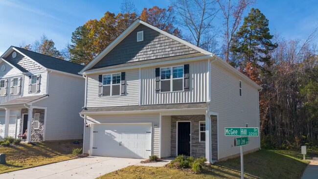 3241 McGee Hl Dr in Charlotte, NC - Foto de edificio - Building Photo