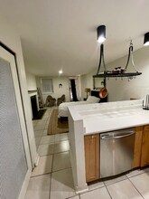 837 Park Ave-Unit -B in Baltimore, MD - Building Photo - Building Photo