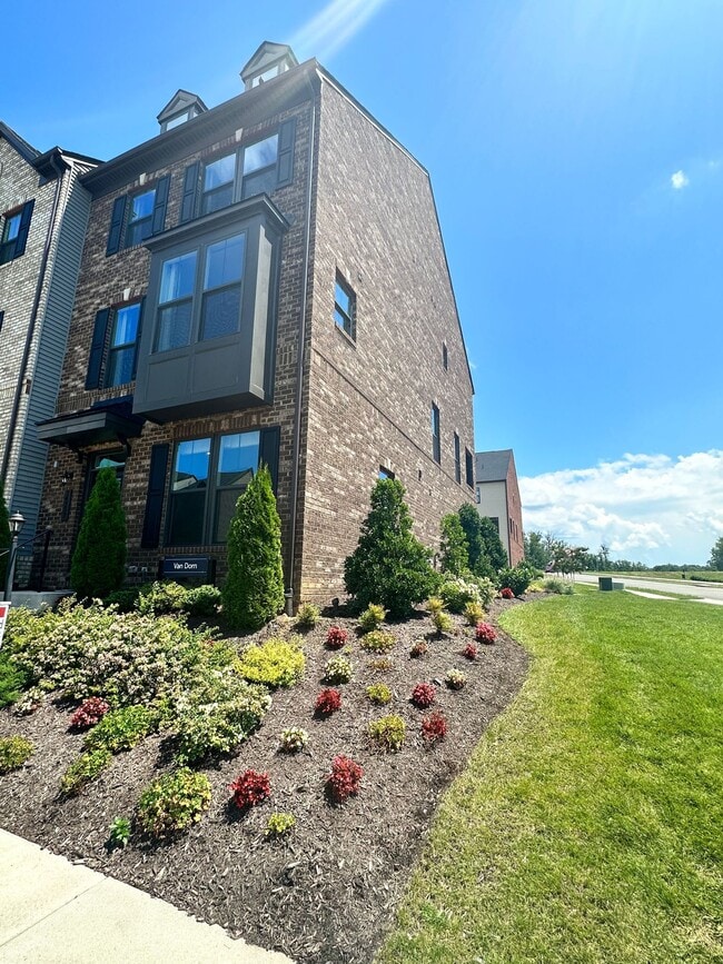 14357 Colonyhouse Blvd in Midlothian, VA - Foto de edificio - Building Photo