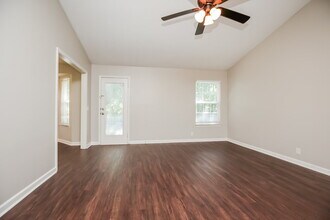 7375 Ole Nottingham Dr in Nashville, TN - Building Photo - Building Photo