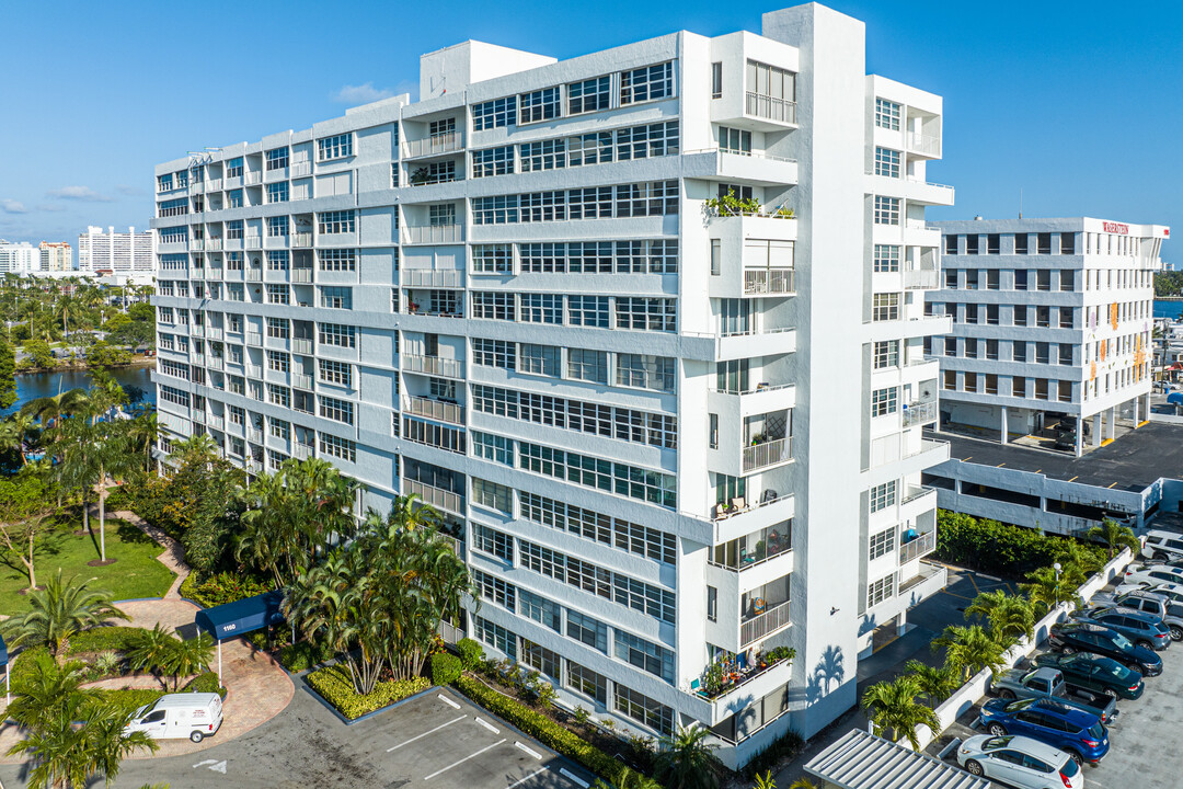 East Point Towers in Fort Lauderdale, FL - Building Photo