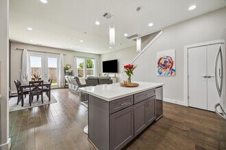 5520 Rosslyn Rd in Houston, TX - Building Photo - Building Photo