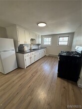 579 Crescent Ave in Buffalo, NY - Building Photo - Building Photo