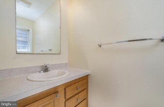 231 S Main St in Pennington, NJ - Building Photo - Building Photo