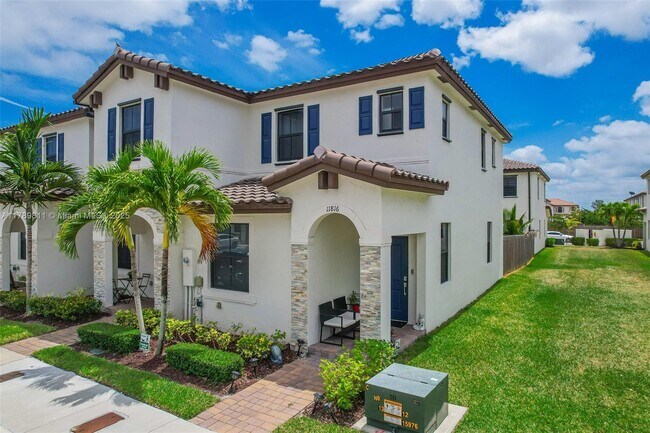 11816 SW 245 Ter in Princeton, FL - Building Photo - Building Photo