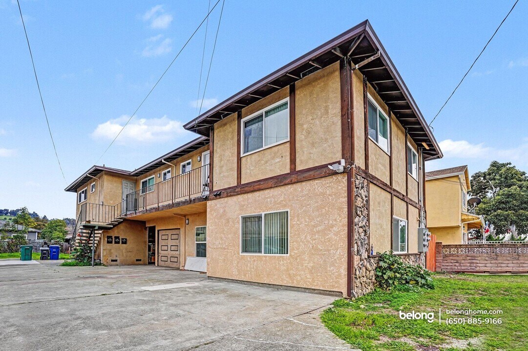 25656 Franklin Ave in Hayward, CA - Foto de edificio