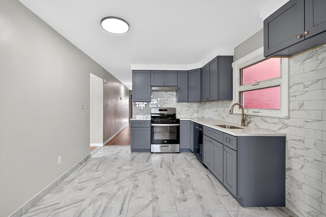 434 New York Ave in Jersey City, NJ - Building Photo
