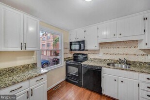 1122 N Utah St in Arlington, VA - Building Photo
