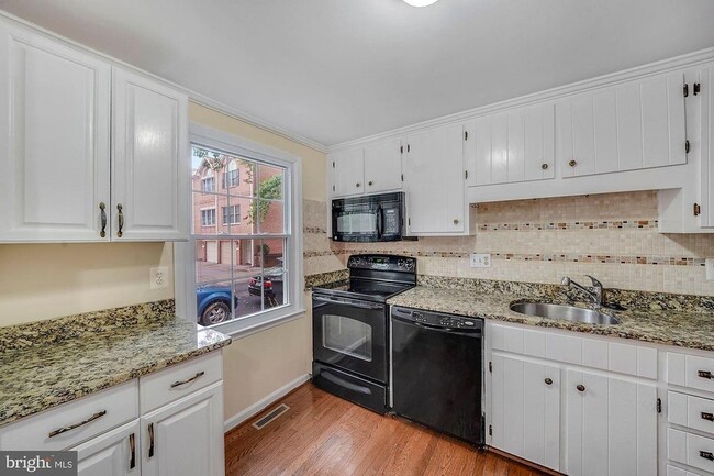 property at 1122 N Utah St