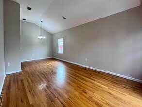 43 Manhattan Ave in Jersey City, NJ - Building Photo - Building Photo