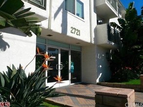2721 2nd St, Unit #220 in Santa Monica, CA - Building Photo - Building Photo