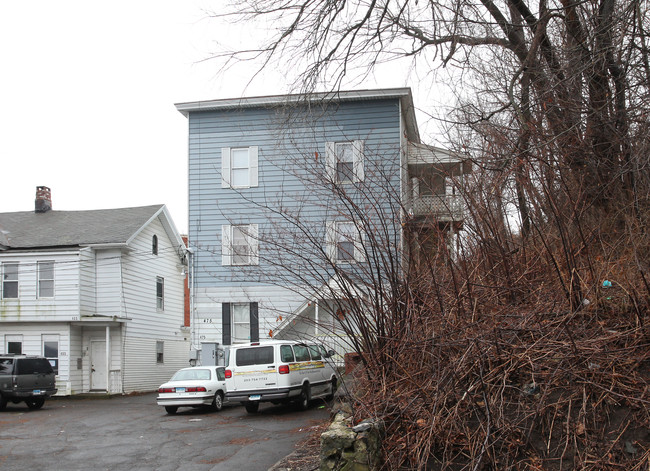 475 Washington Ave in Waterbury, CT - Building Photo - Building Photo