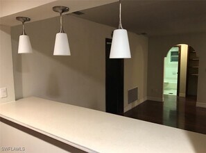 250 10th St NE in Naples, FL - Building Photo - Building Photo