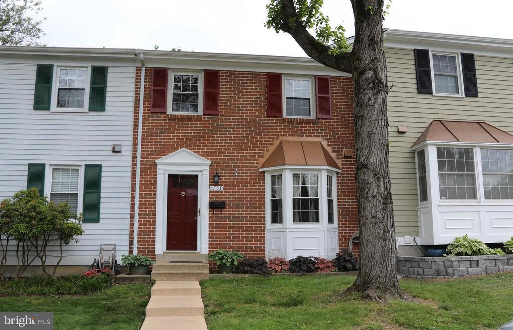 1759 Sharwood Pl in Crofton, MD - Building Photo