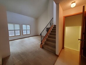 18 Vail Cir in Grand Forks, ND - Building Photo - Building Photo