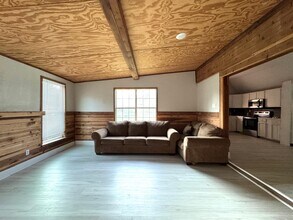 16066 N Loop Dr in Plantersville, TX - Building Photo - Building Photo