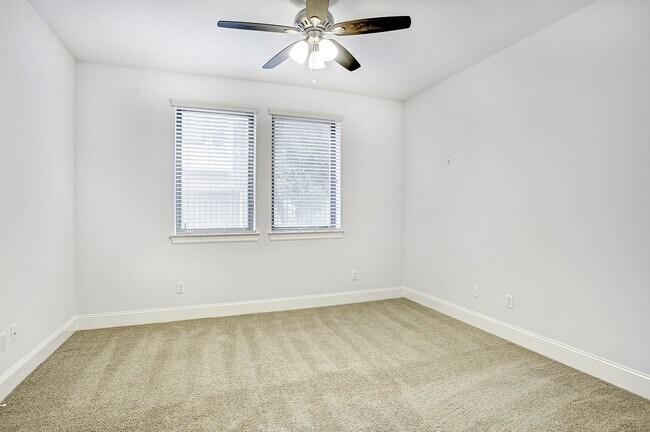 property at 1931 Summer St
