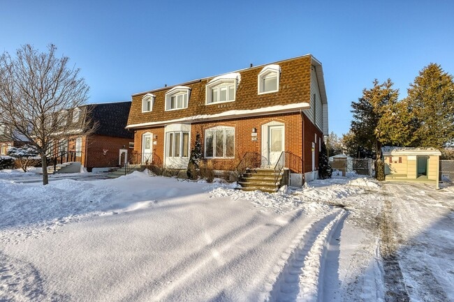 property at 489 Rue de Brion Rue