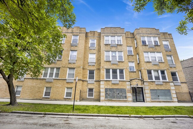 property at 3809 W Altgeld St