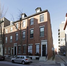 304-306 S 10th St in Philadelphia, PA - Foto de edificio - Building Photo