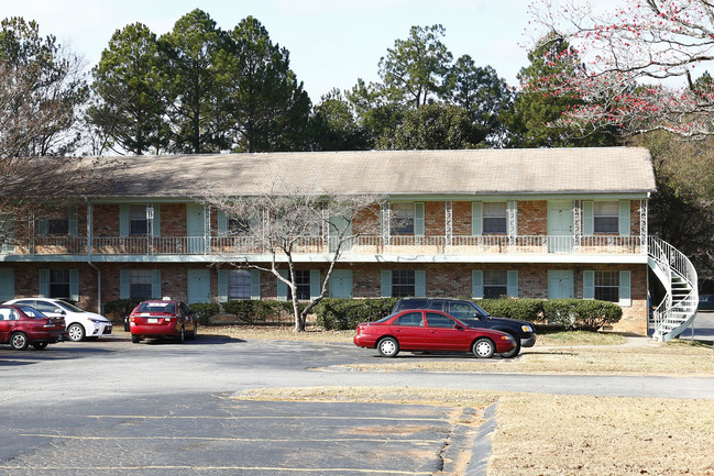 Shallowford Gardens Apartments in Atlanta, GA - Foto de edificio - Building Photo