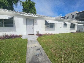 1727 Fletcher St in Hollywood, FL - Building Photo