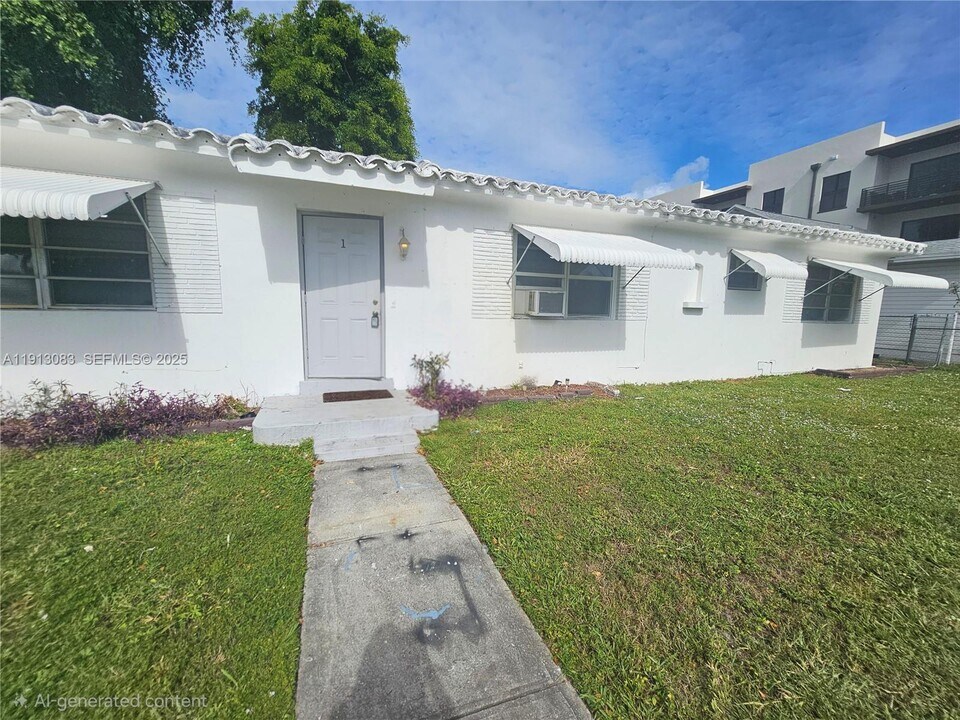 1727 Fletcher St in Hollywood, FL - Building Photo