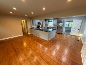 5621 16th Ave S in Minneapolis, MN - Building Photo - Building Photo