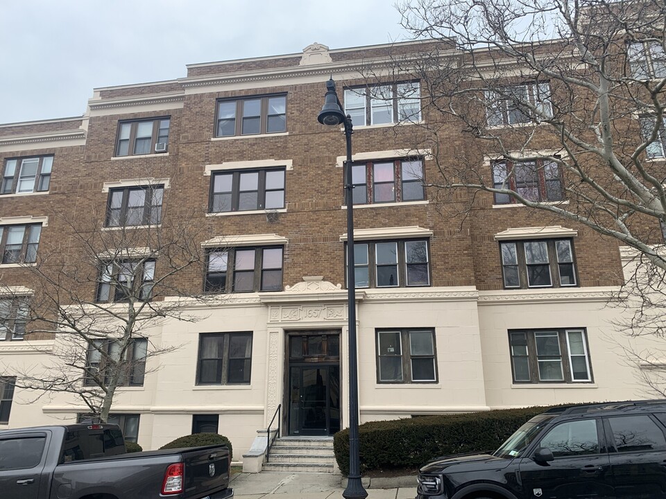 1657 Commonwealth Ave in Boston, MA - Building Photo