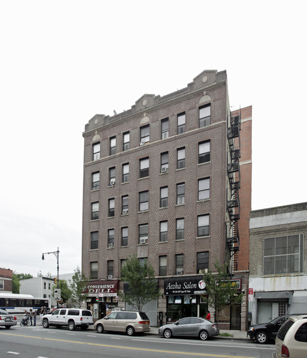 400 E 161st St in Bronx, NY - Foto de edificio