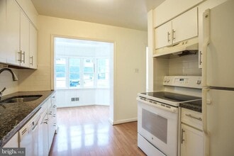 5205 Saratoga Ave in Chevy Chase, MD - Building Photo - Building Photo