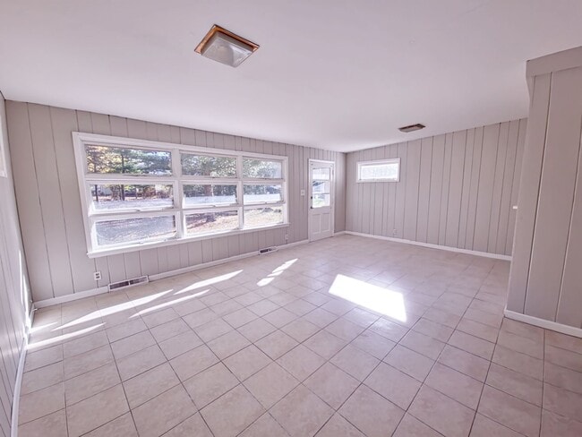 1163 Churchill Rd in Lyndhurst, OH - Building Photo - Building Photo