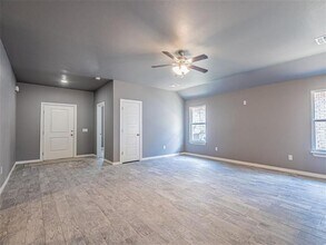 409 Grove St in Perry, OK - Building Photo - Building Photo