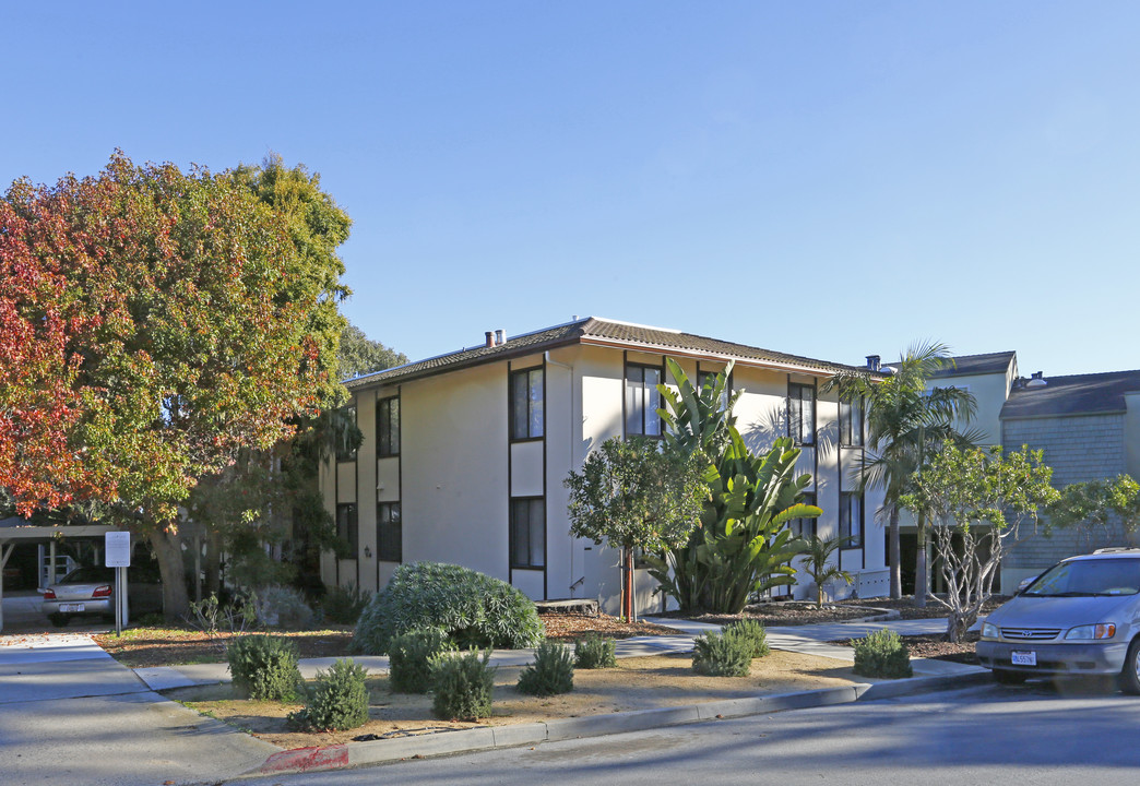 874 Lighthouse Ave in Pacific Grove, CA - Building Photo