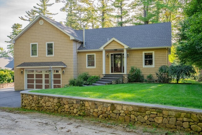 property at 21 Hemlock Pt Rd