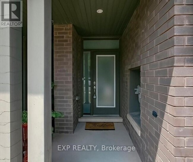 177 Sabina Dr in Oakville, ON - Building Photo - Building Photo