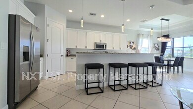 1685 Serrano Cir in Naples, FL - Building Photo - Building Photo