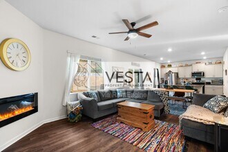 575 Country Oak Dr in Asheville, NC - Building Photo - Building Photo