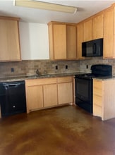 1009 Monroe St in McGregor, TX - Building Photo - Building Photo