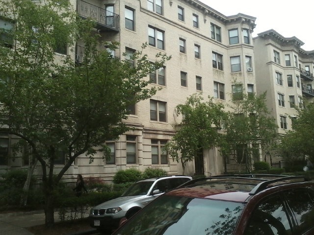 1111 Boylston St, Unit 4 in Boston, MA - Building Photo