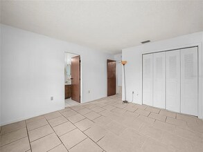 1213 Hartsell Ave in Lakeland, FL - Foto de edificio - Building Photo