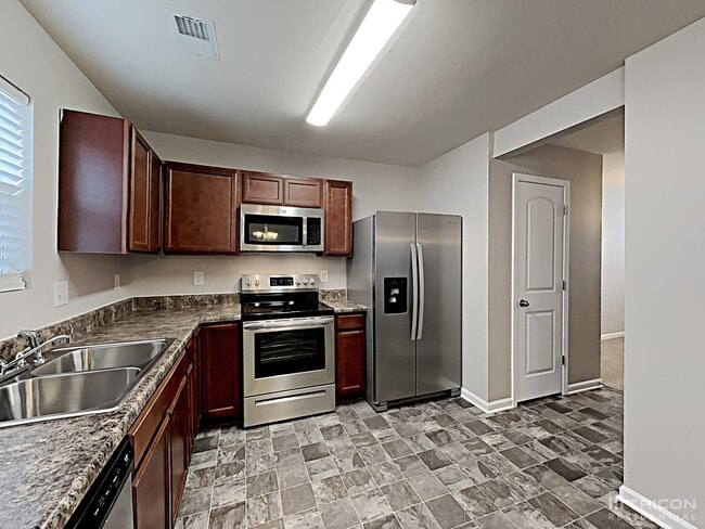 117 Vermillian Dr in Spartanburg, SC - Foto de edificio - Building Photo