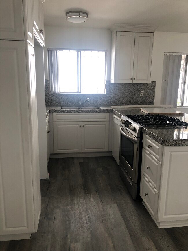 3845 Motor Ave in Culver City, CA - Building Photo - Building Photo