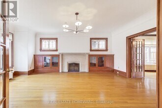 32 Hollywood Crescent in Toronto, ON - Building Photo - Building Photo