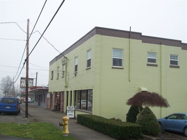811 S Market Blvd