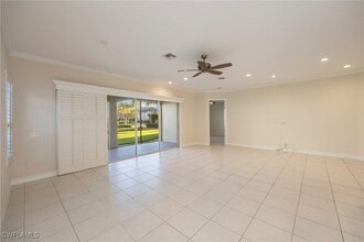 5025 Maxwell Cir in Naples, FL - Building Photo - Building Photo