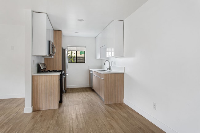 1949 Park Grove Ave in Los Angeles, CA - Foto de edificio - Building Photo