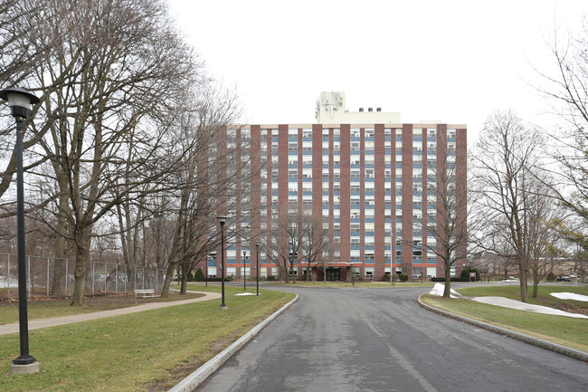 Schwartz Towers in Auburn, NY - Foto de edificio - Primary Photo